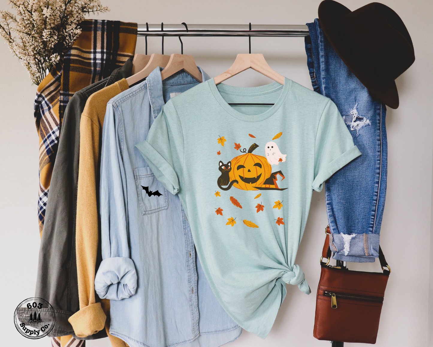 Vintage Halloween Haunt - Unisex t-Shirt